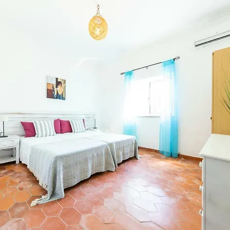 Casa Oeste - Castelo