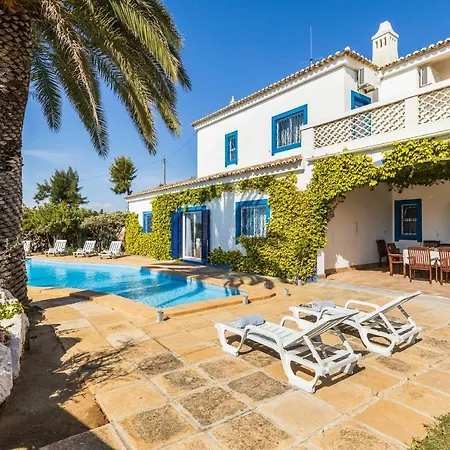 Casa Oeste - Castelo Feriehus *